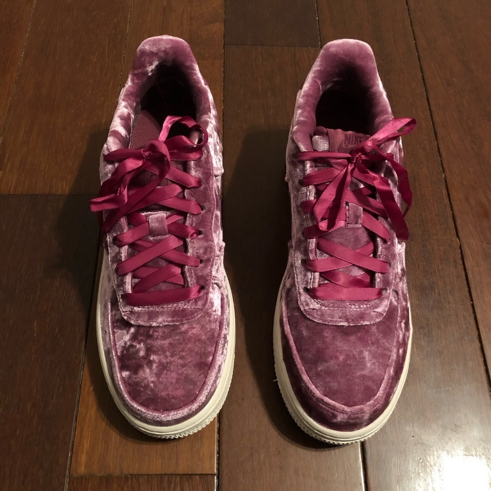Women’s Nike Air Force 1 “velvet” - Picture 3 of 4